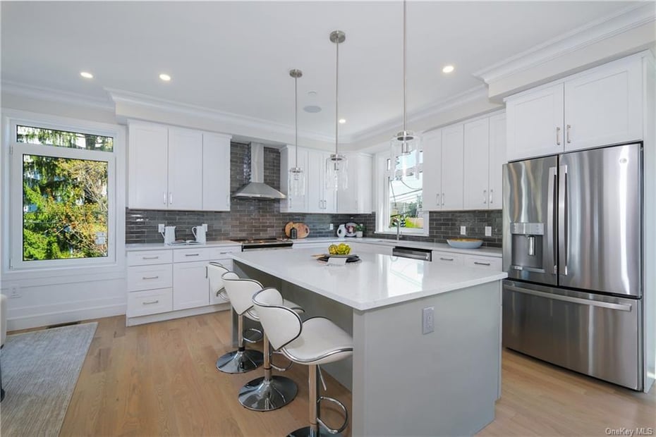 53 Holland Avenue  #2 Photo 2