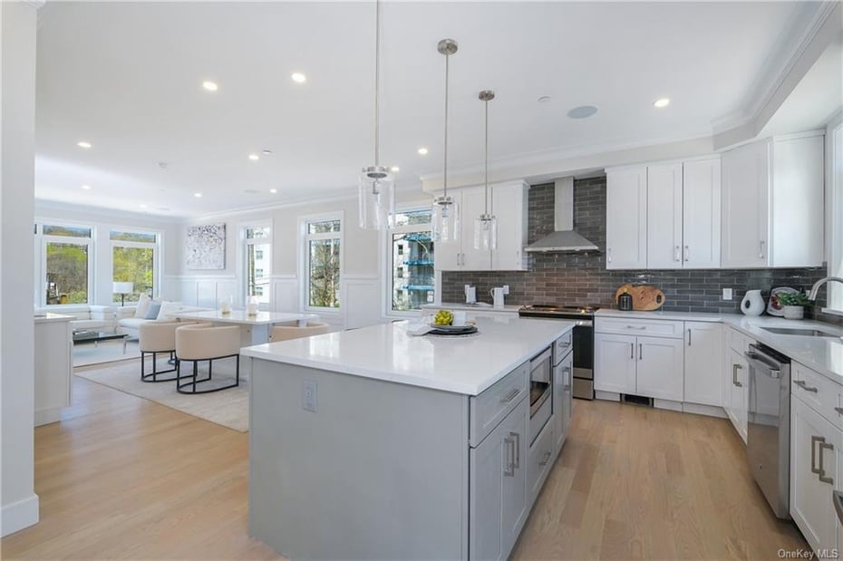 53 Holland Avenue  #2 Photo 4