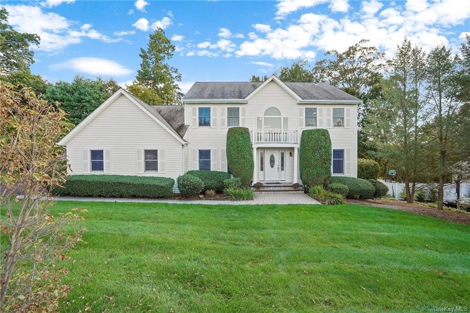 18 Blue Heron Road Photo 1