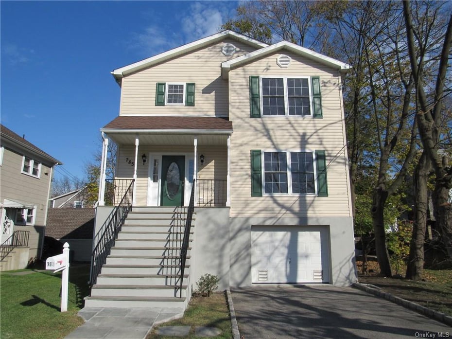 788 Meadow Street Photo 1