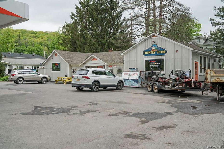 1293 Main Street Photo 2