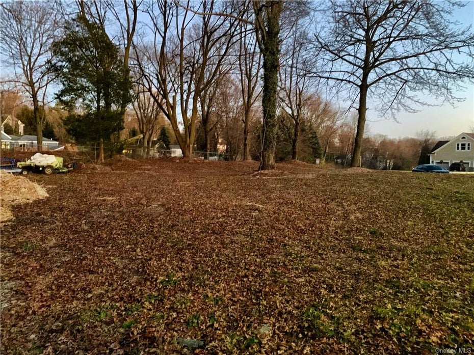 11 Knollwood Crest Photo 2