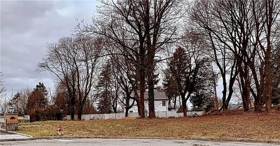 11 Knollwood Crest Photo 1