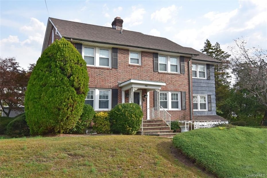50 Locust Avenue Photo 1