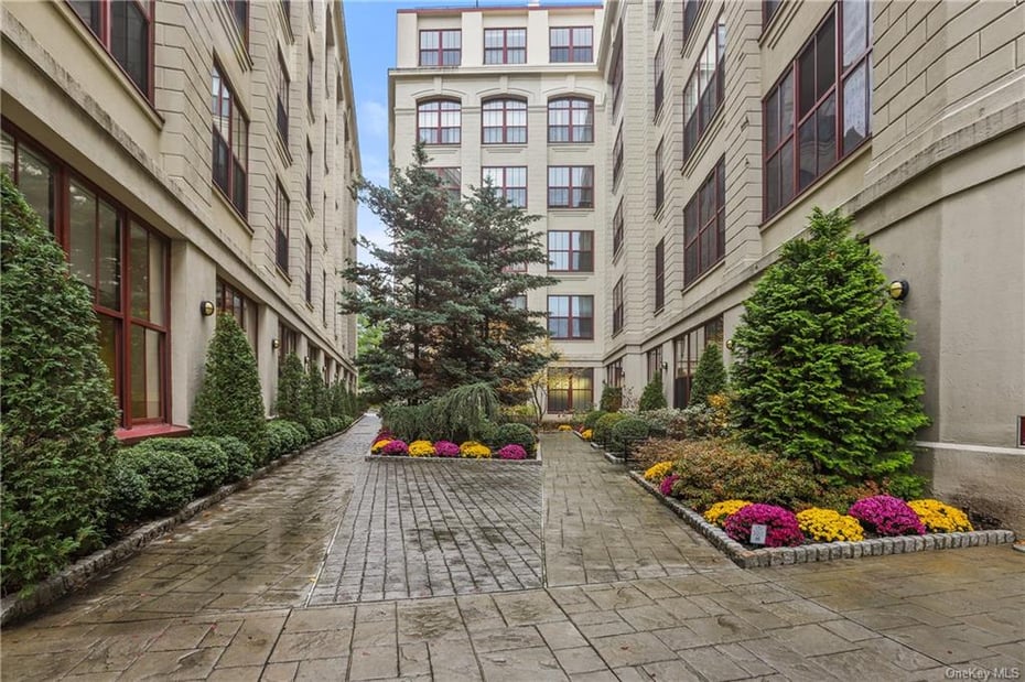 1 Scarsdale Road  #513 Photo 1