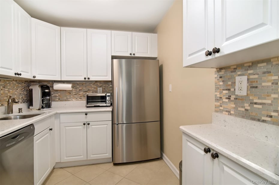 21 Fairview Avenue  #717 Photo 5