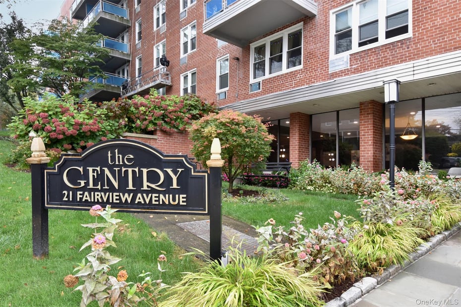 21 Fairview Avenue  #717 Photo 19