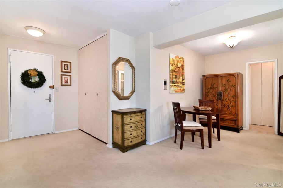 21 Fairview Avenue  #717 Photo 3
