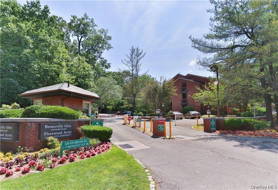 37 Bronxville Glen Drive  #Bldg 5, Unit 1 Photo 1