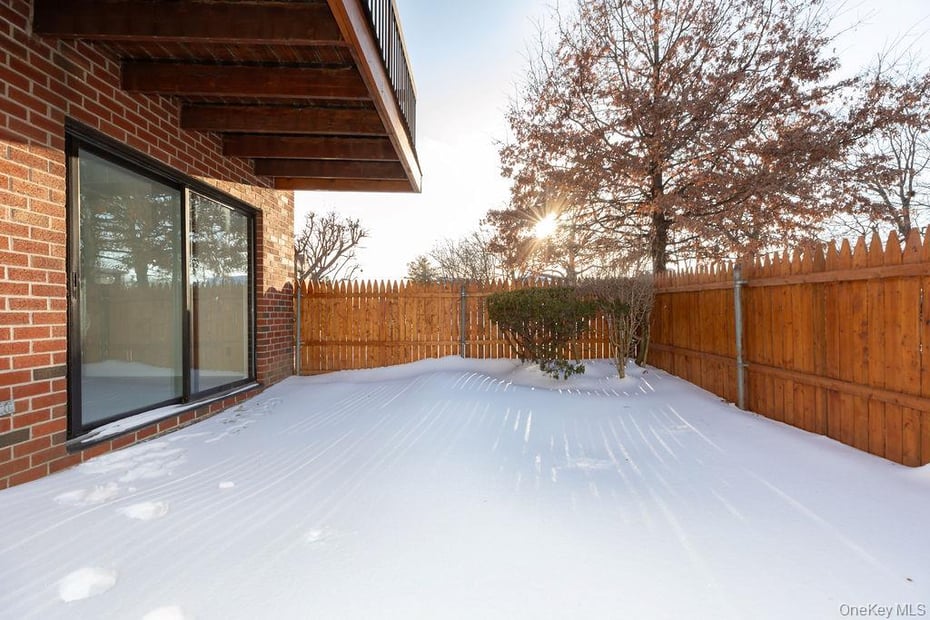 37 Bronxville Glen Drive  #Bldg 5, Unit 1 Photo 8