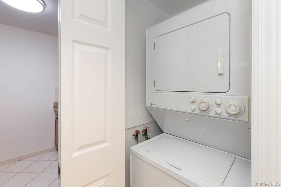 37 Bronxville Glen Drive  #Bldg 5, Unit 1 Photo 14