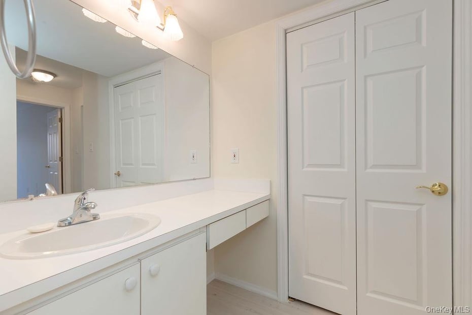 37 Bronxville Glen Drive  #Bldg 5, Unit 1 Photo 20