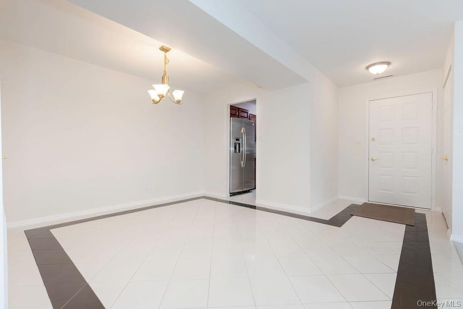 37 Bronxville Glen Drive  #Bldg 5, Unit 1 Photo 4