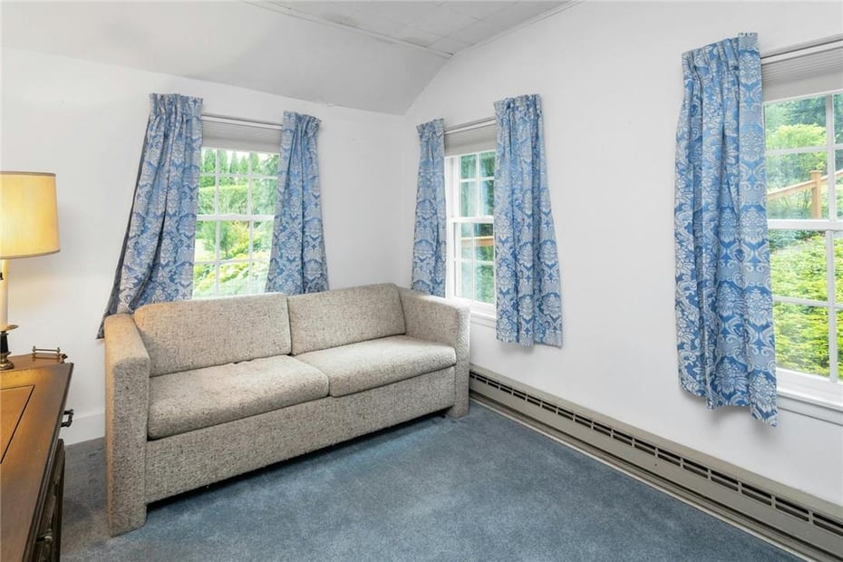 16 Gilbert Street Photo 30