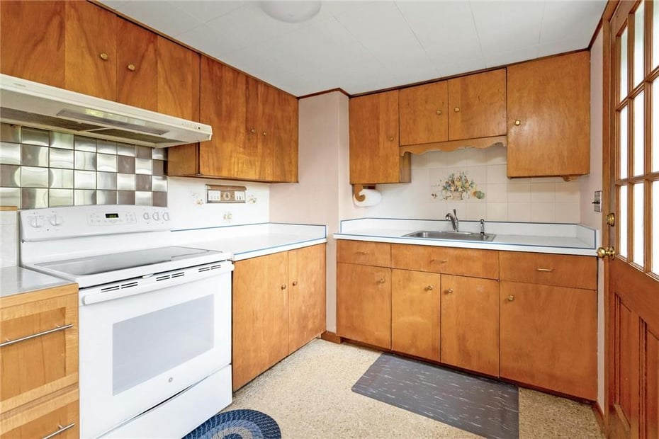 16 Gilbert Street Photo 21