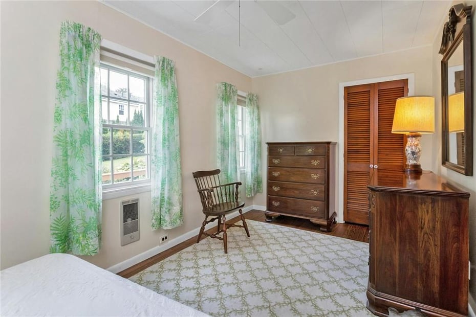 16 Gilbert Street Photo 26