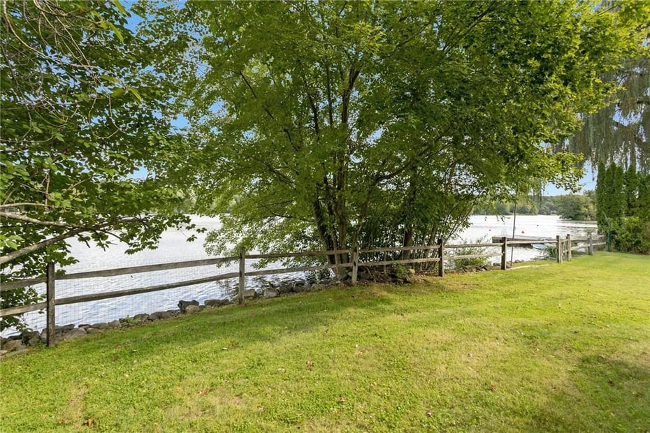 16 Gilbert Street Photo 7