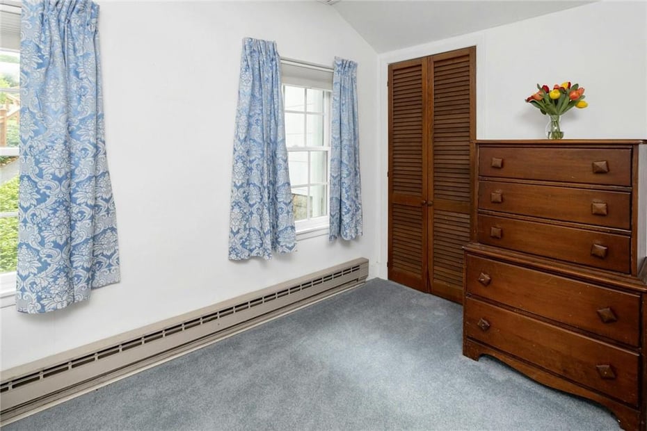16 Gilbert Street Photo 18