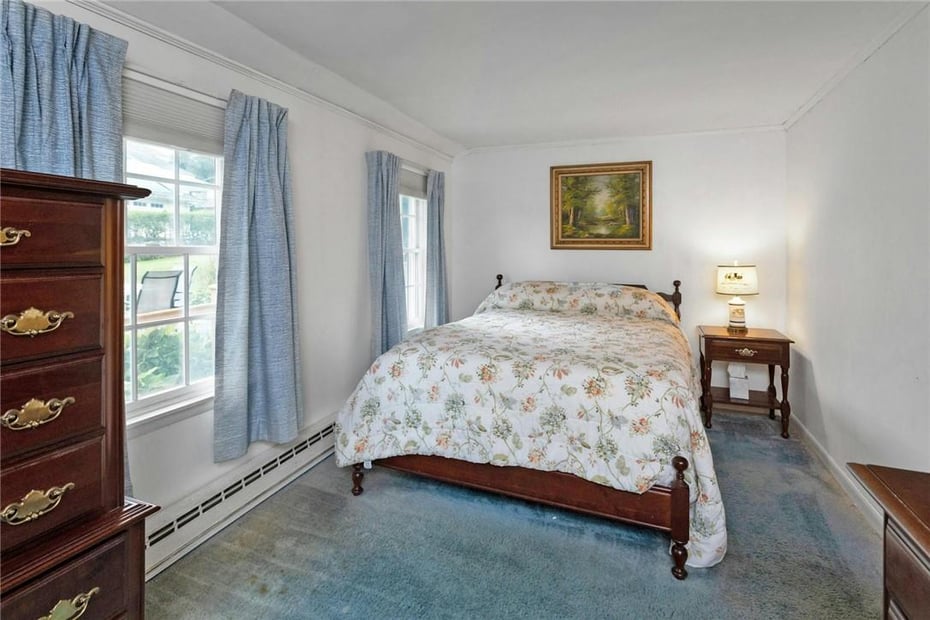 16 Gilbert Street Photo 28