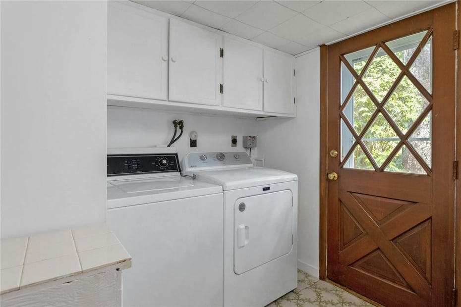 16 Gilbert Street Photo 31