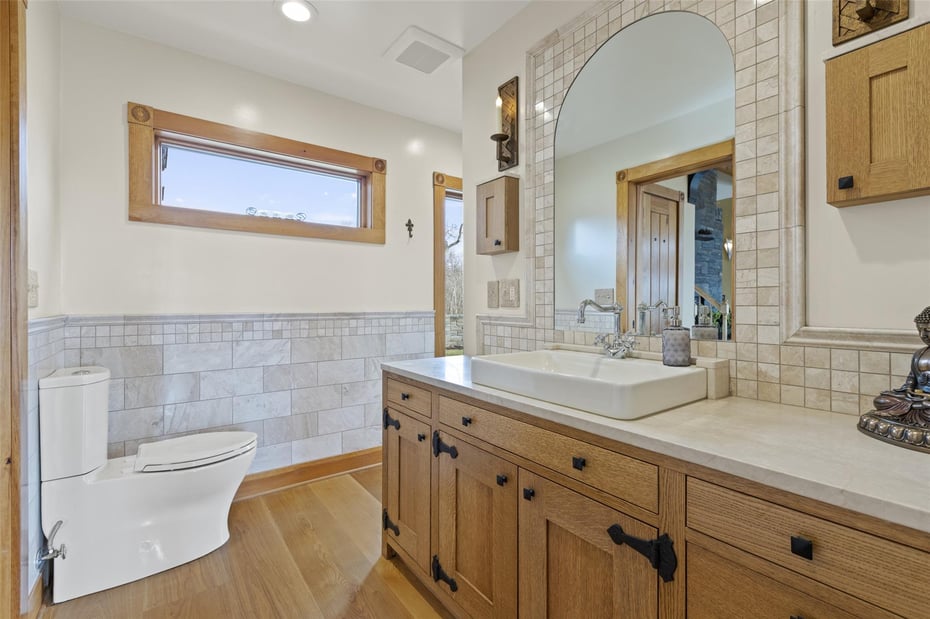 924 Lapla Road Photo 12