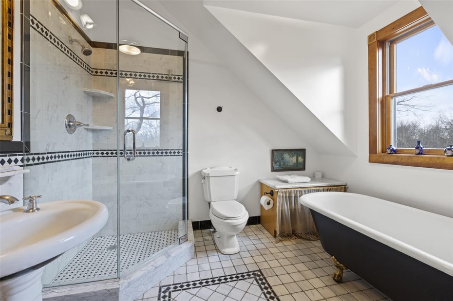 924 Lapla Road Photo 14