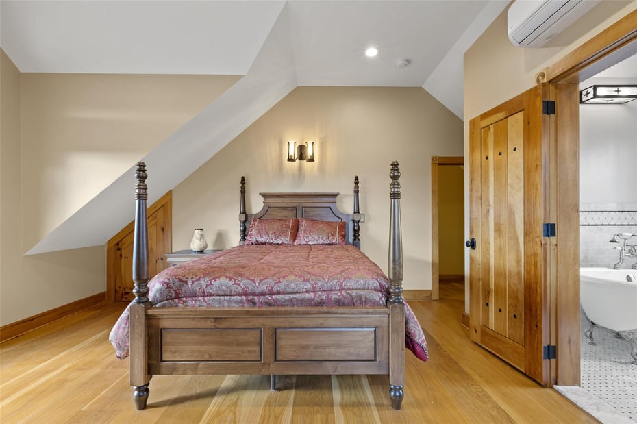 924 Lapla Road Photo 15