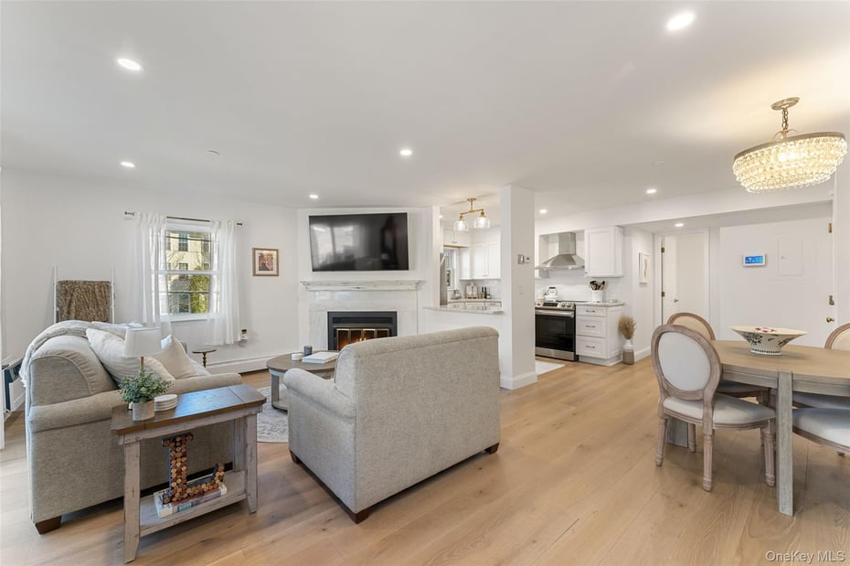 36 Greenridge Avenue  #302 Photo 2