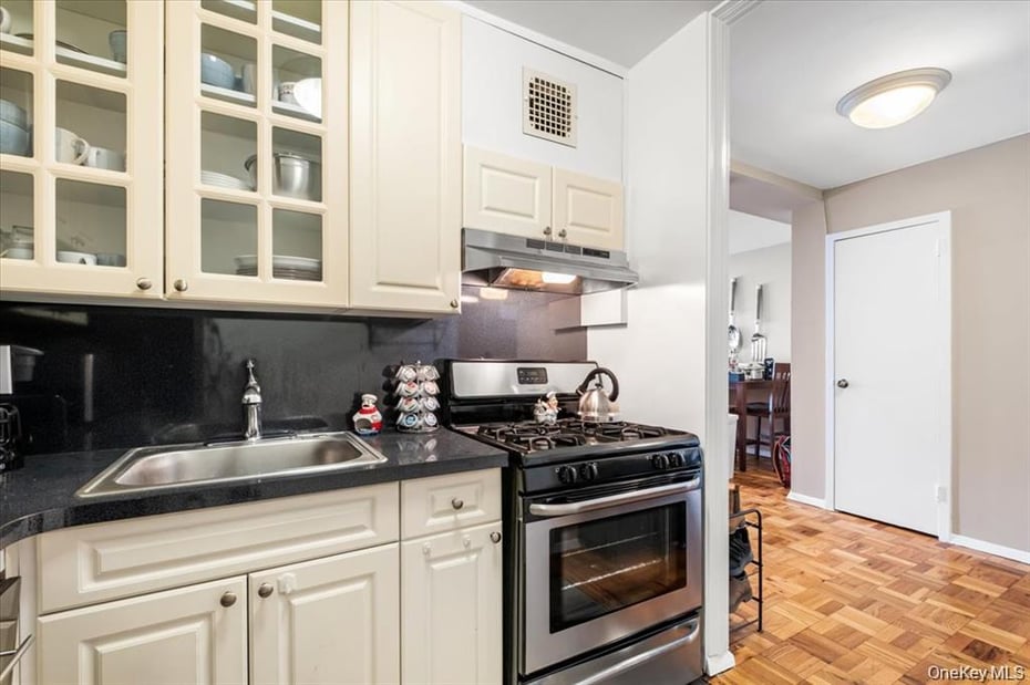 33 Barker Avenue  #2J Photo 4