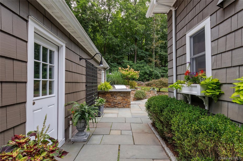 40 Smith Street Photo 3