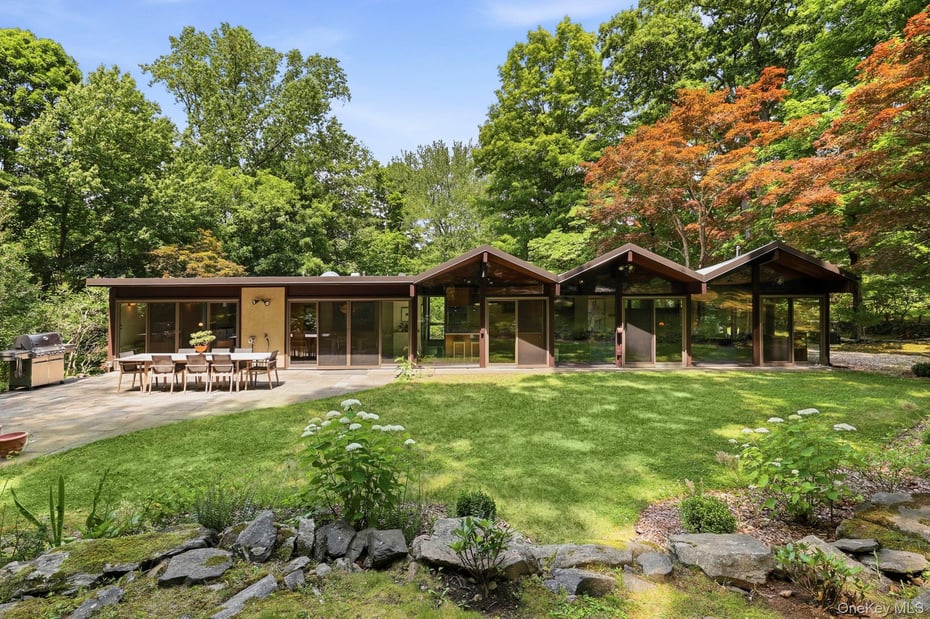 670 Long Hill Road W Photo 38