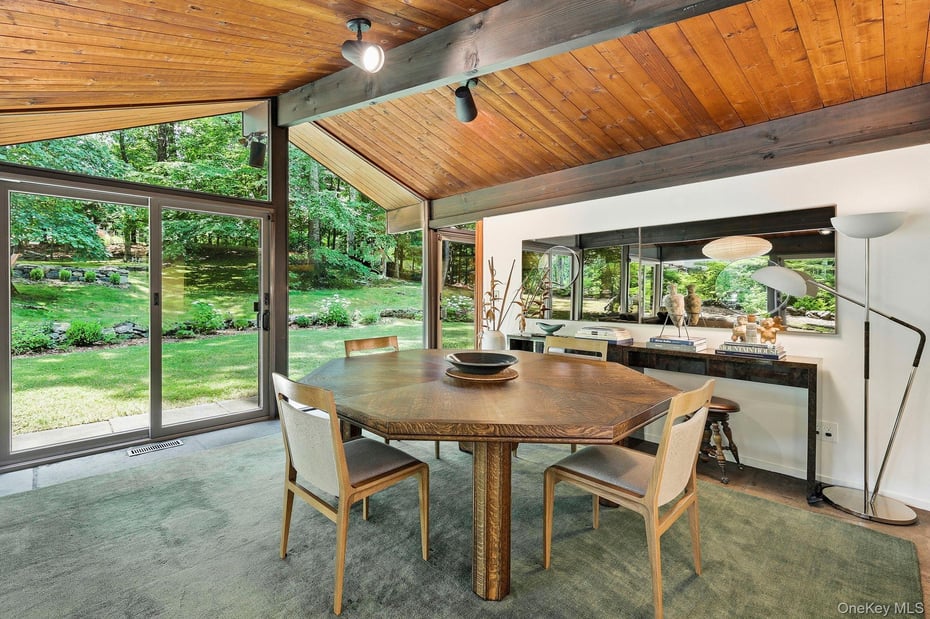 670 Long Hill Road W Photo 12