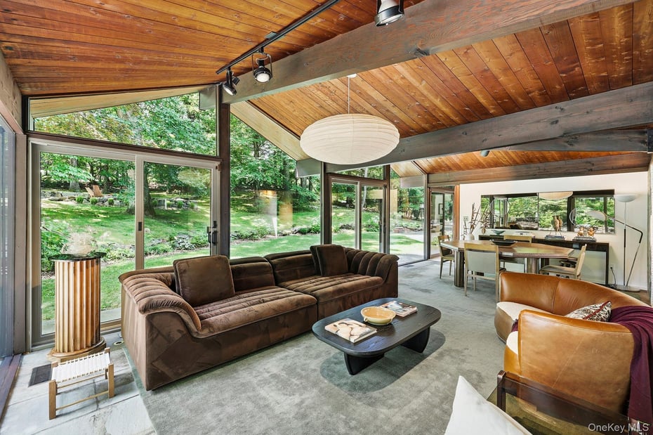 670 Long Hill Road W Photo 10
