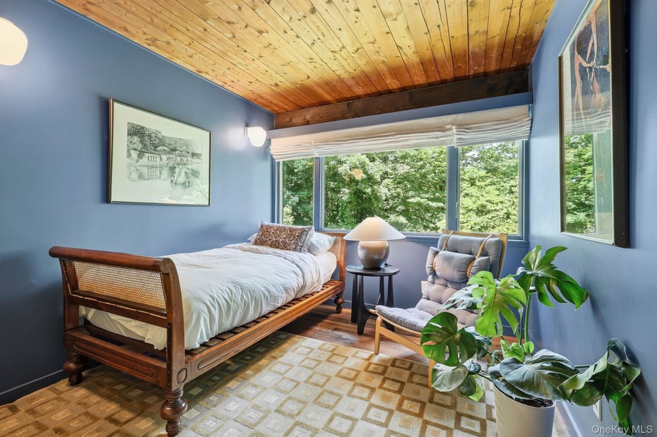 670 Long Hill Road W Photo 25