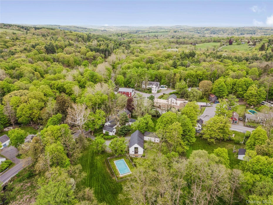 632 Albany Turnpike Photo 3