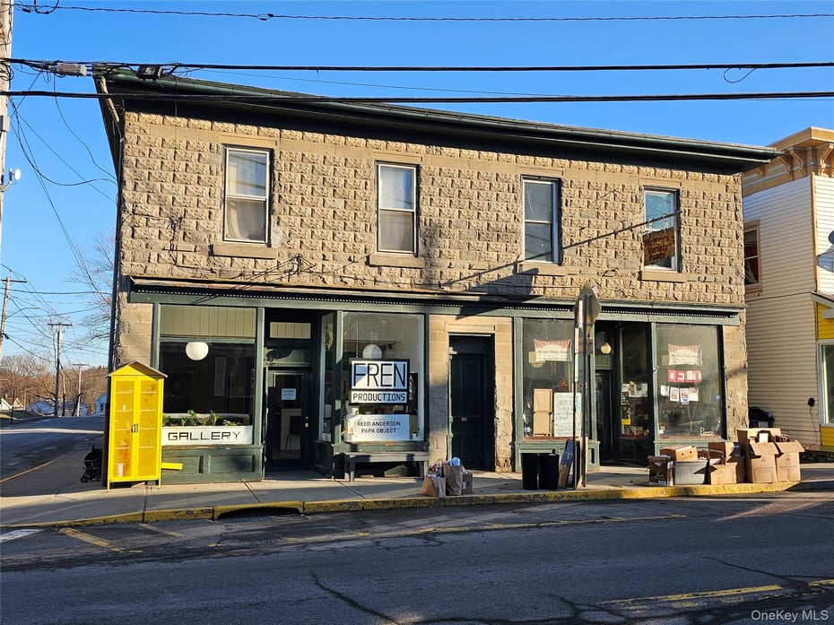 94 Main Street Photo 27