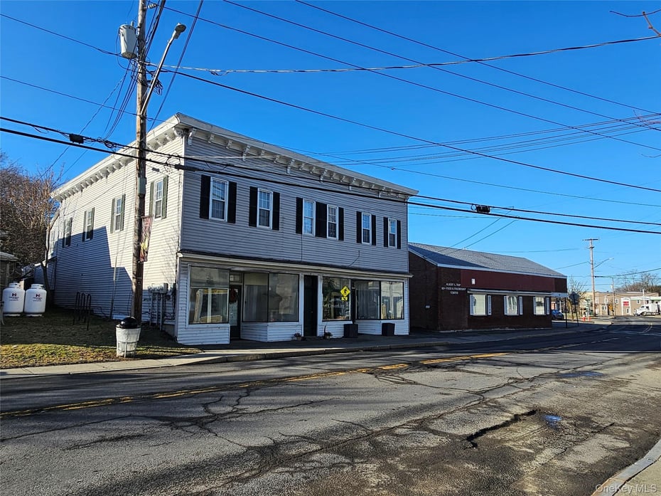 94 Main Street Photo 15