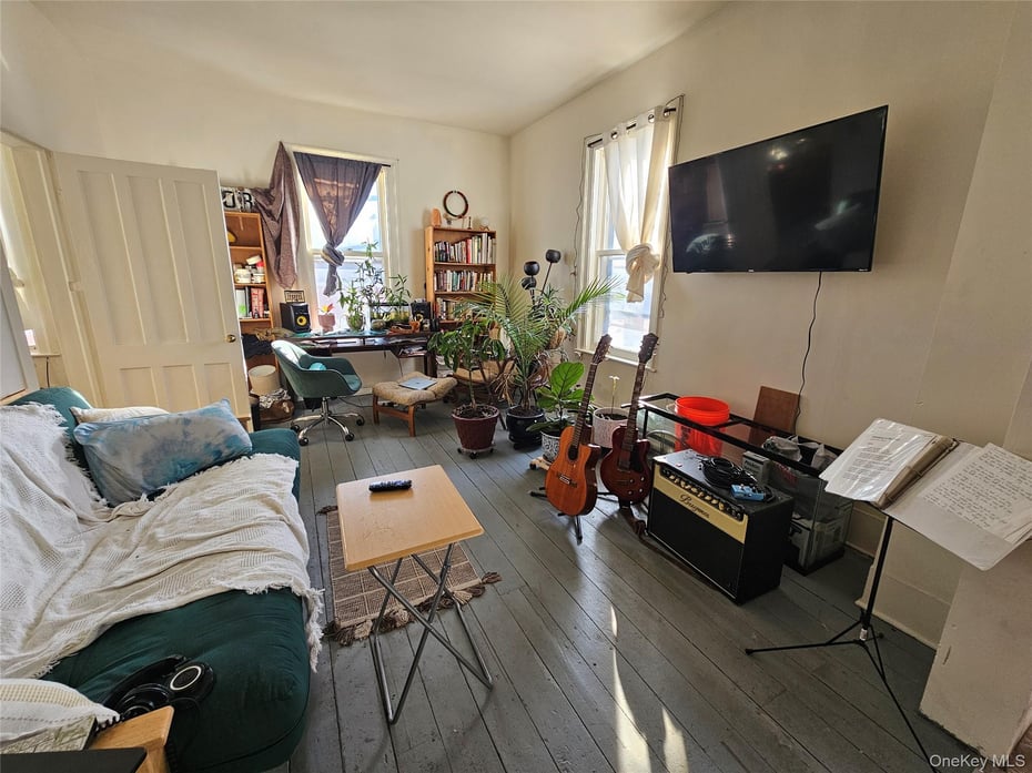 94 Main Street Photo 27