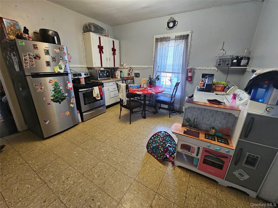 94 Main Street Photo 19