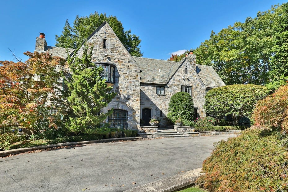 15 Hillcrest Drive Photo 2