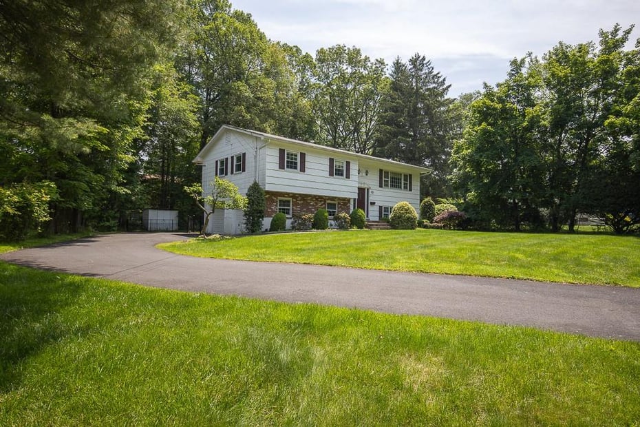 74 Eberling Drive Photo 4