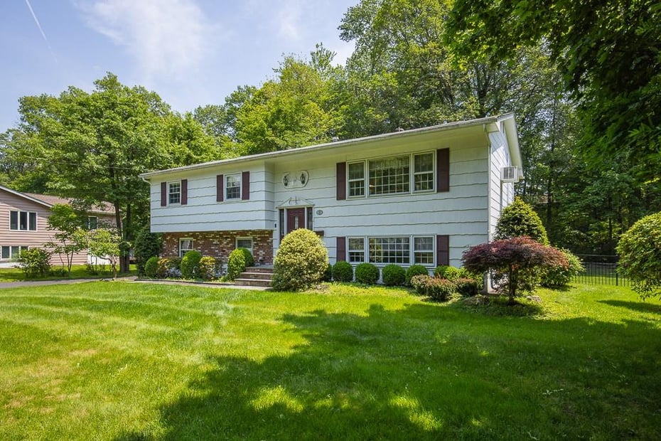 74 Eberling Drive Photo 3