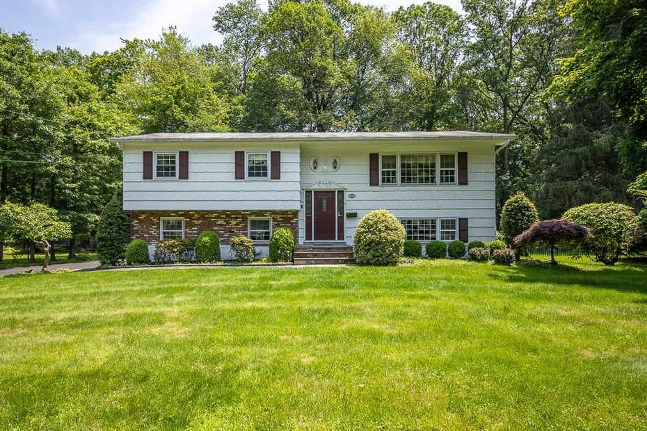 74 Eberling Drive Photo 2