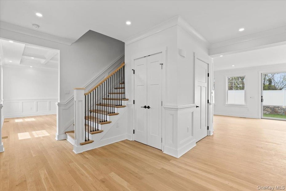 20 Hilltop Drive Photo 4