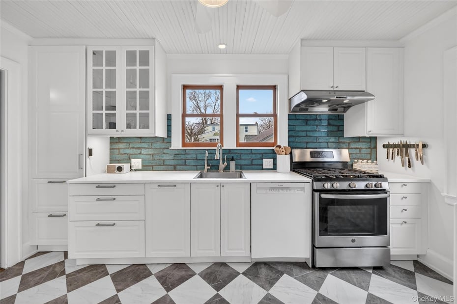 80 Hawley Avenue Photo 6