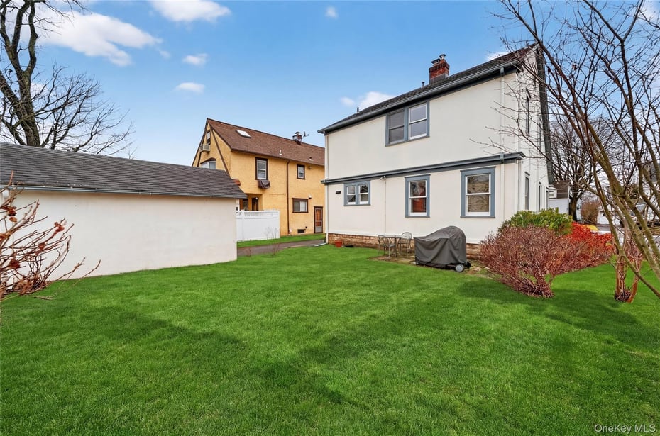 80 Hawley Avenue Photo 15