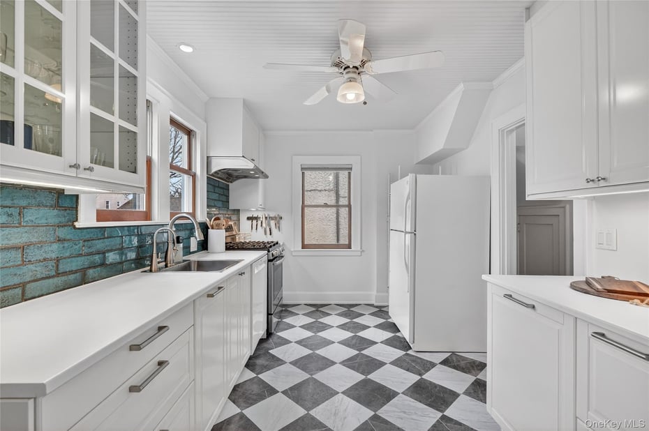 80 Hawley Avenue Photo 7