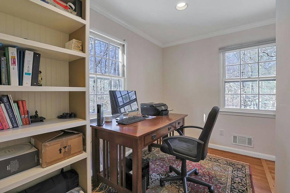 18 Valley Lane Photo 17