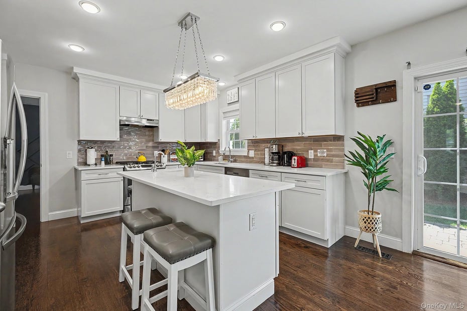 55 Hawley Avenue Photo 9