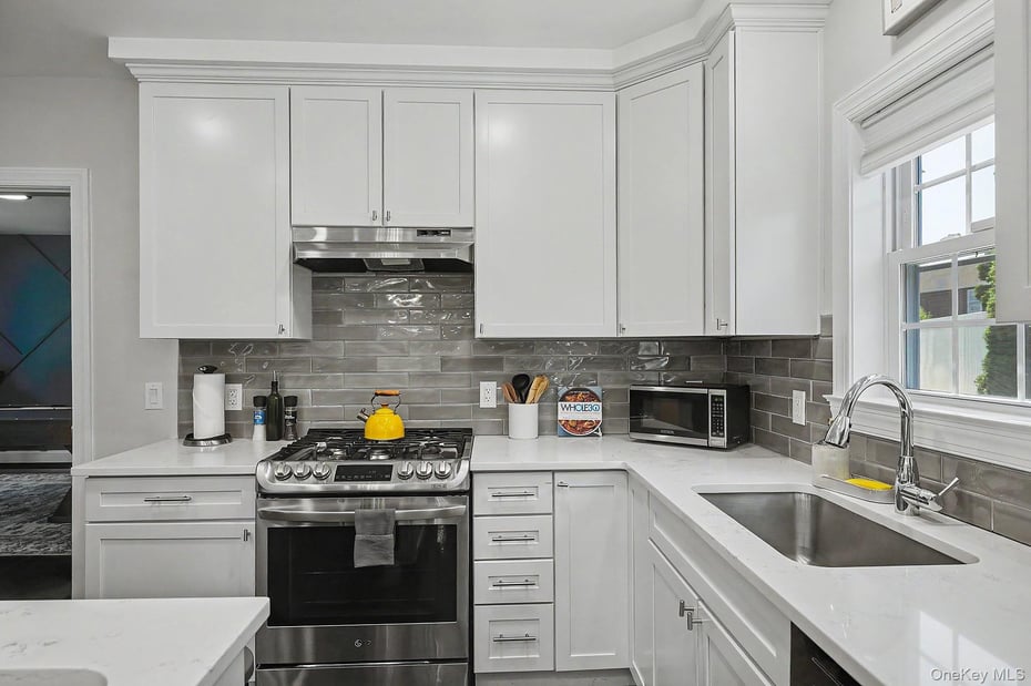 55 Hawley Avenue Photo 8